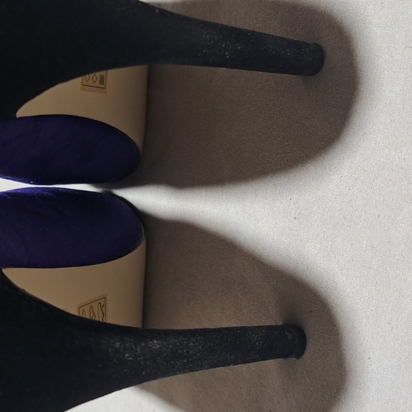 Woman's high heels - Picture 4 of 9